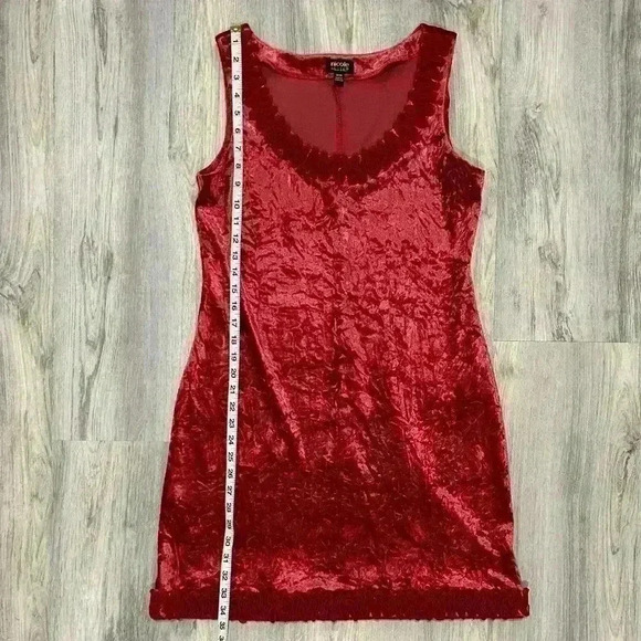 Nicole Miller Women’s Soft Red Velour Sleeveless Ruffle Mini Dress Size M - Picture 6 of 7